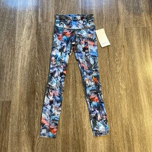 NWT lululemon fast abs free 25”